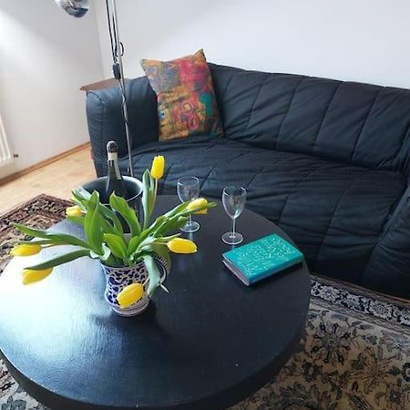 Helle Ruhige Zimmer Zu Vermieten Касел Екстериор снимка