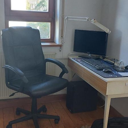 Helle Ruhige Zimmer Zu Vermieten Касел Екстериор снимка