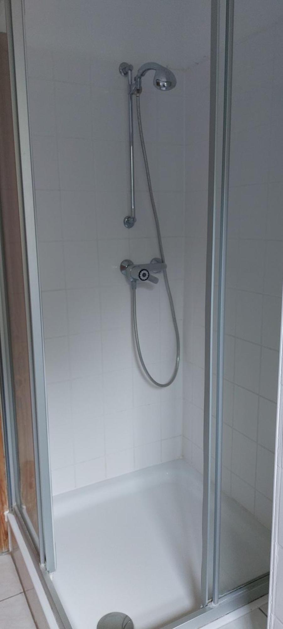 Helle Ruhige Zimmer Zu Vermieten Касел Екстериор снимка
