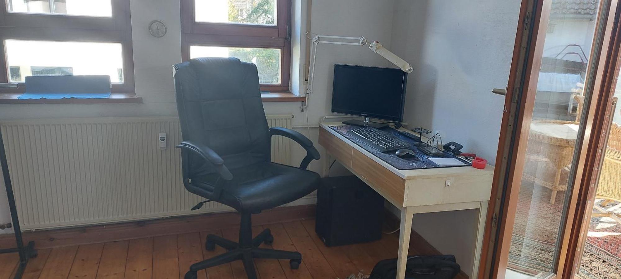 Helle Ruhige Zimmer Zu Vermieten Касел Екстериор снимка